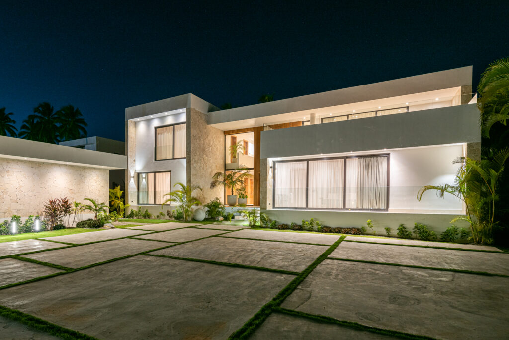 Villa Valentina at night in Residencial Cap Bonita, Las Terrenas